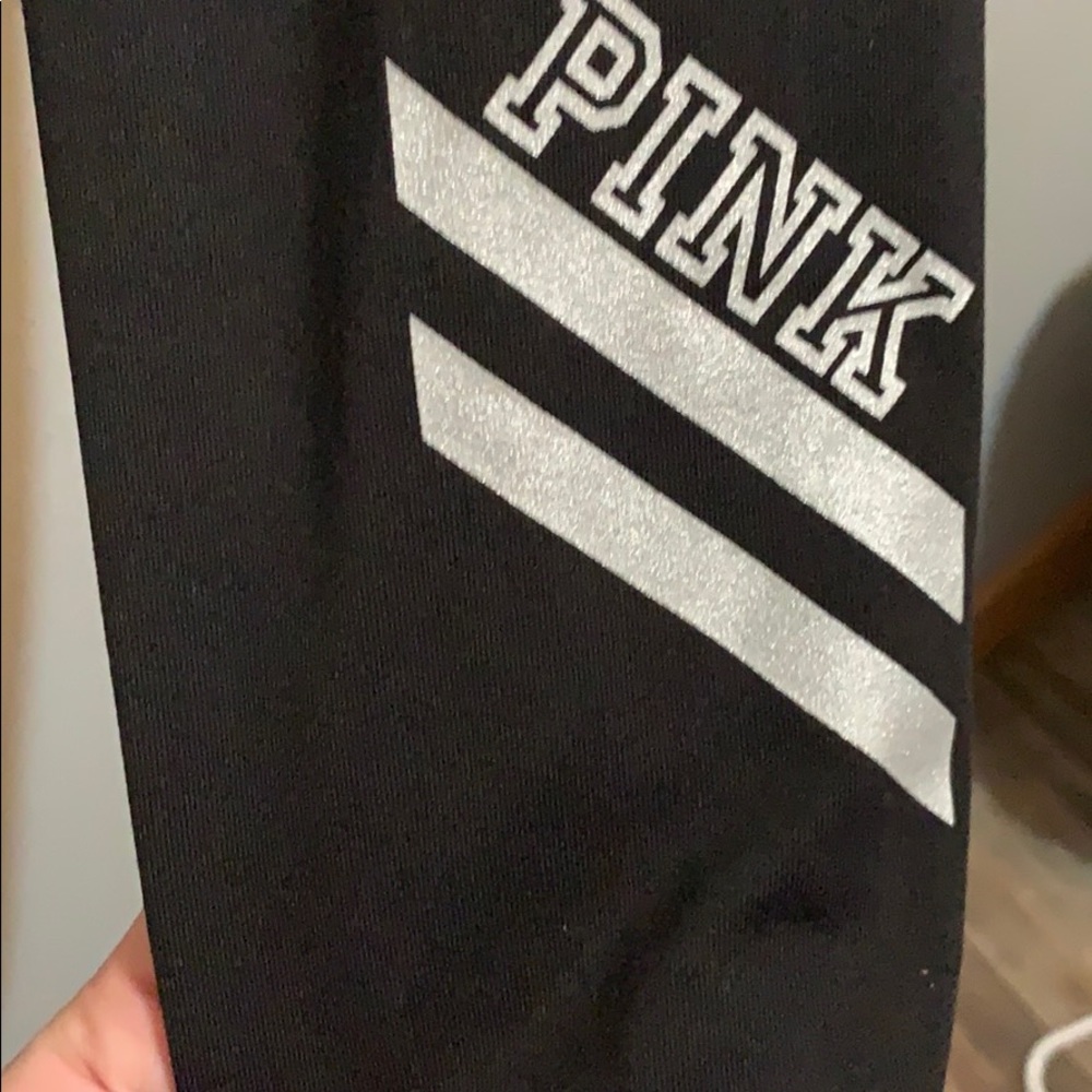 Victoria’s Secret pink ultimate legging reversible - Picture 2 of 5